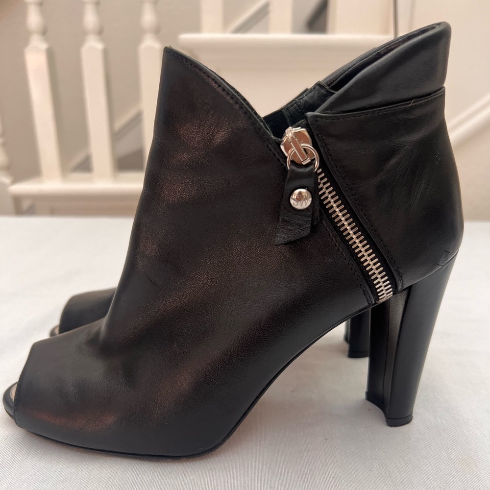 Stuart Weitzman Black Peep Toe Ankle Booties size 7.5M